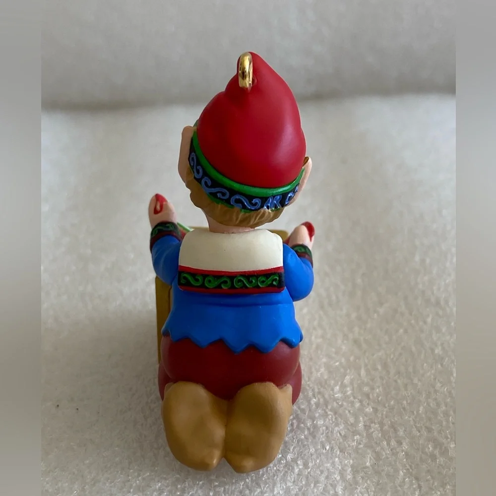 Vintage Christmas 2001 Hallmark Keepsake Ornament 